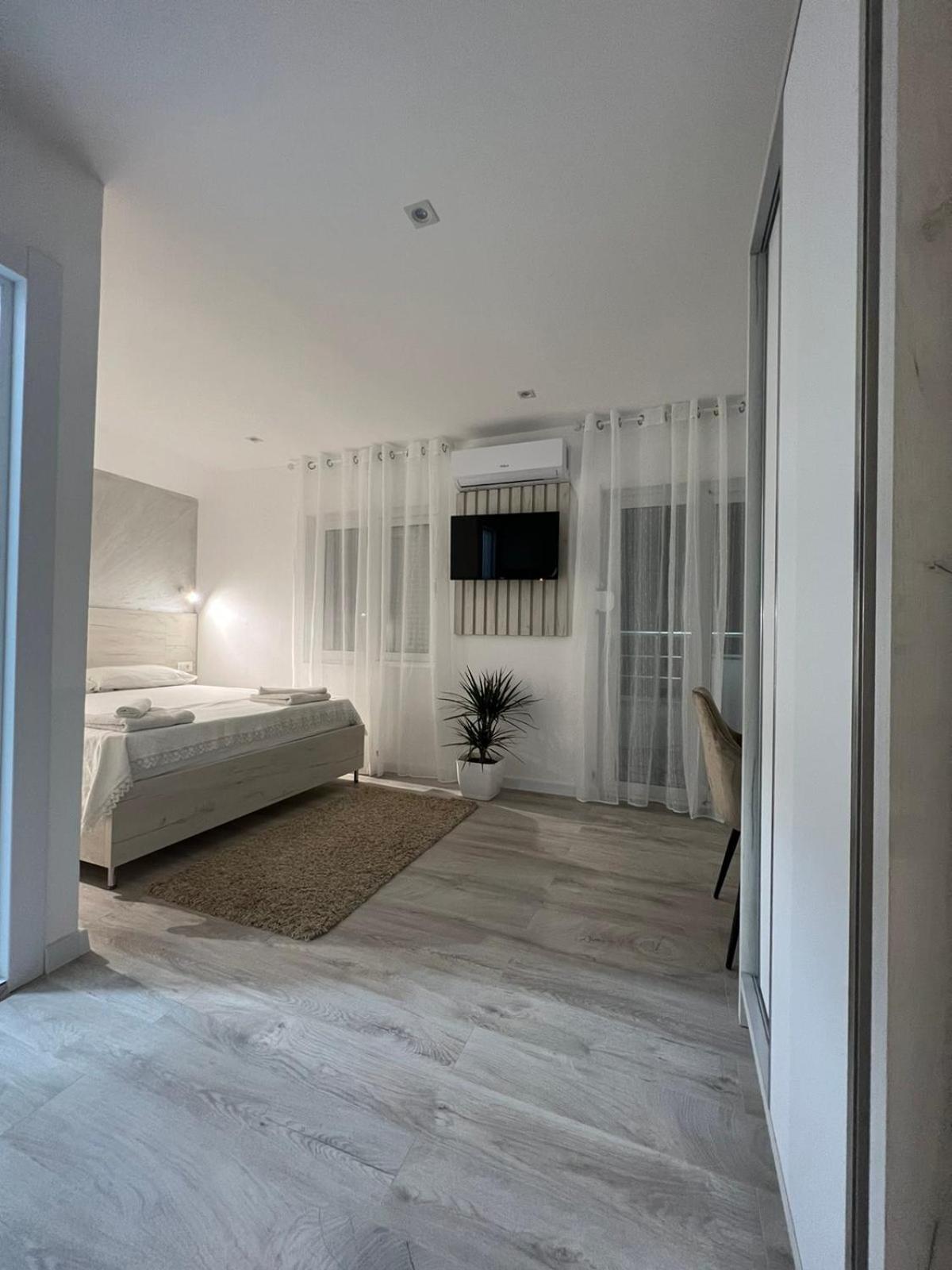Apartments Hillside Ulcinj Bagian luar foto